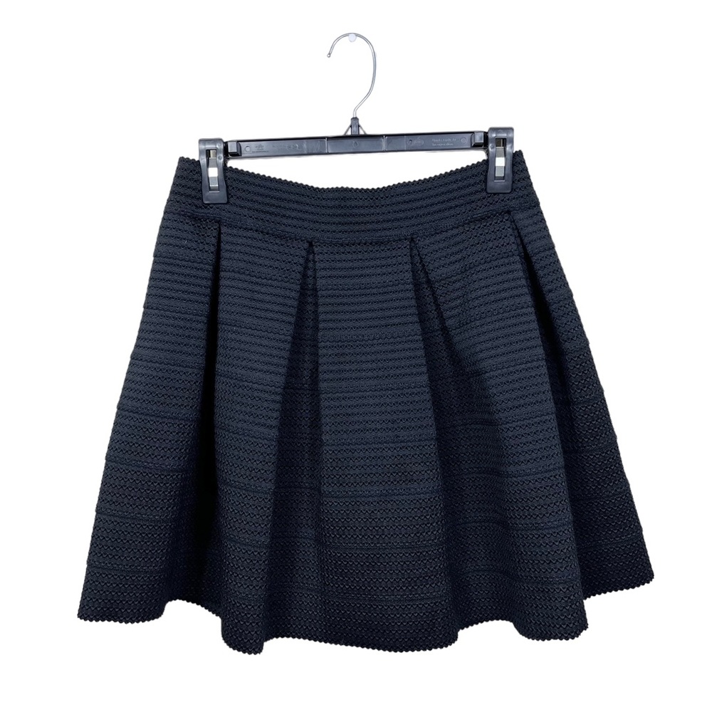 Express Black High Waisted Pleated A-Line Pull On Textured Flare Skirt Size M